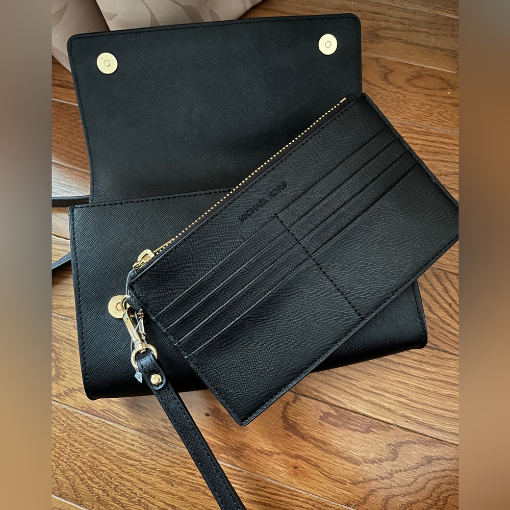 Michael Kors Women's Jet Set
Travel - Clutch Crossbody with Detachable Wallet - Picture 7 of 11